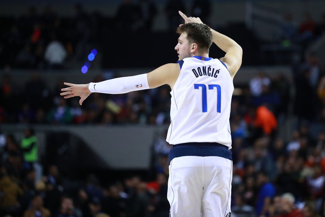 Luka Doncic con la camiseta de los Mavericks.