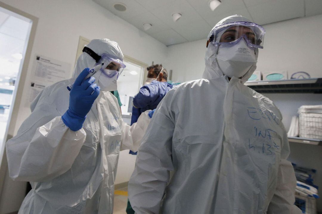 A nurse at the new Covid Campus Center, a facility of the hospital complex of the Universus Campus Bio-Medical Polyclinic in Rome, Italy, has her name written on her protective suit to be recognizable before entering the wards where patients infected with the novel SARS-CoV-2 coronavirus that causes the COVID-19 disease are treated, 02 April 2020. The area that houses the Covid Center Campus is a structure separate from the rest of the Campus Bio-Medico University Hospital which continues to function safely.