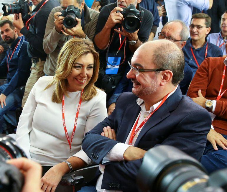 La presidenta de Andalucía, Susana Díaz, junto al presidente aragonés, Javier Lambán, antes del inicio del Comité Federal 