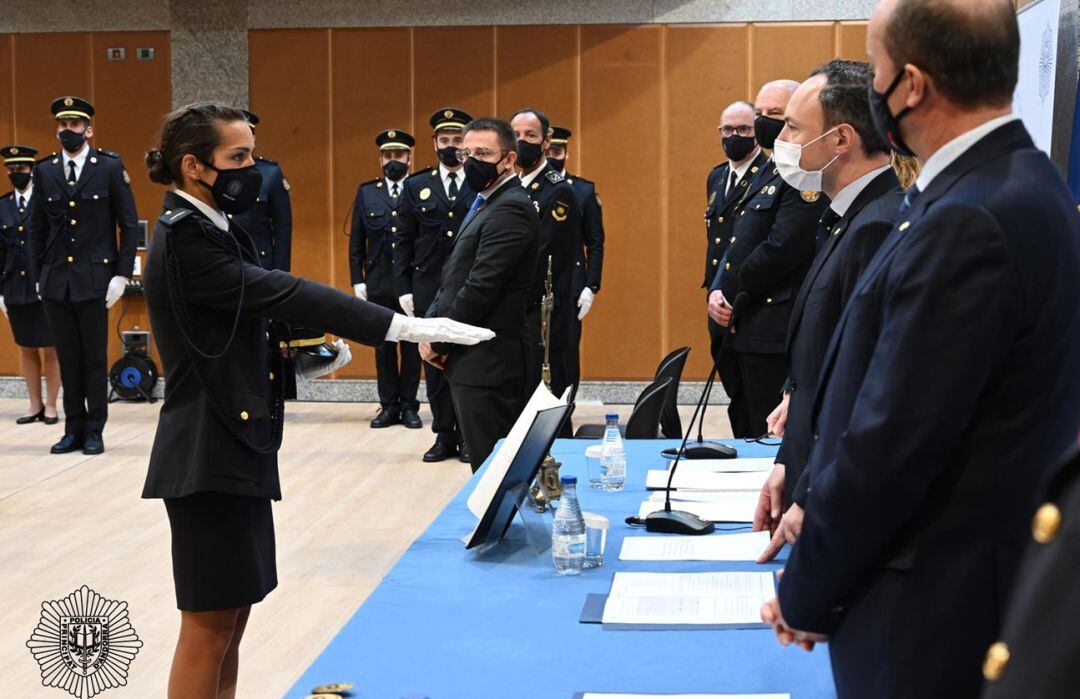 L'acte de jurament dels nous agents de la policia.