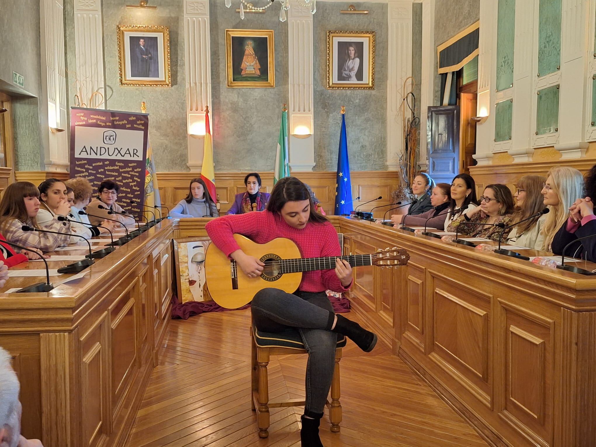 Veinte voces femeninas reclaman una igualdad real al compás de la poesía en Bailén