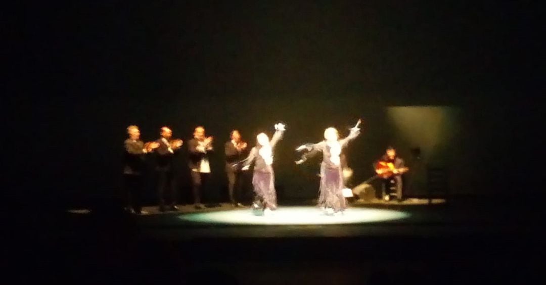 Juana Amaya y Nazaret Reyes abrieron la noche de las &#039;Gitanas&#039; en el Maestranza