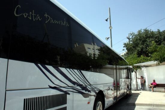Autobusos d'una línia regular de la Costa Daurada.
