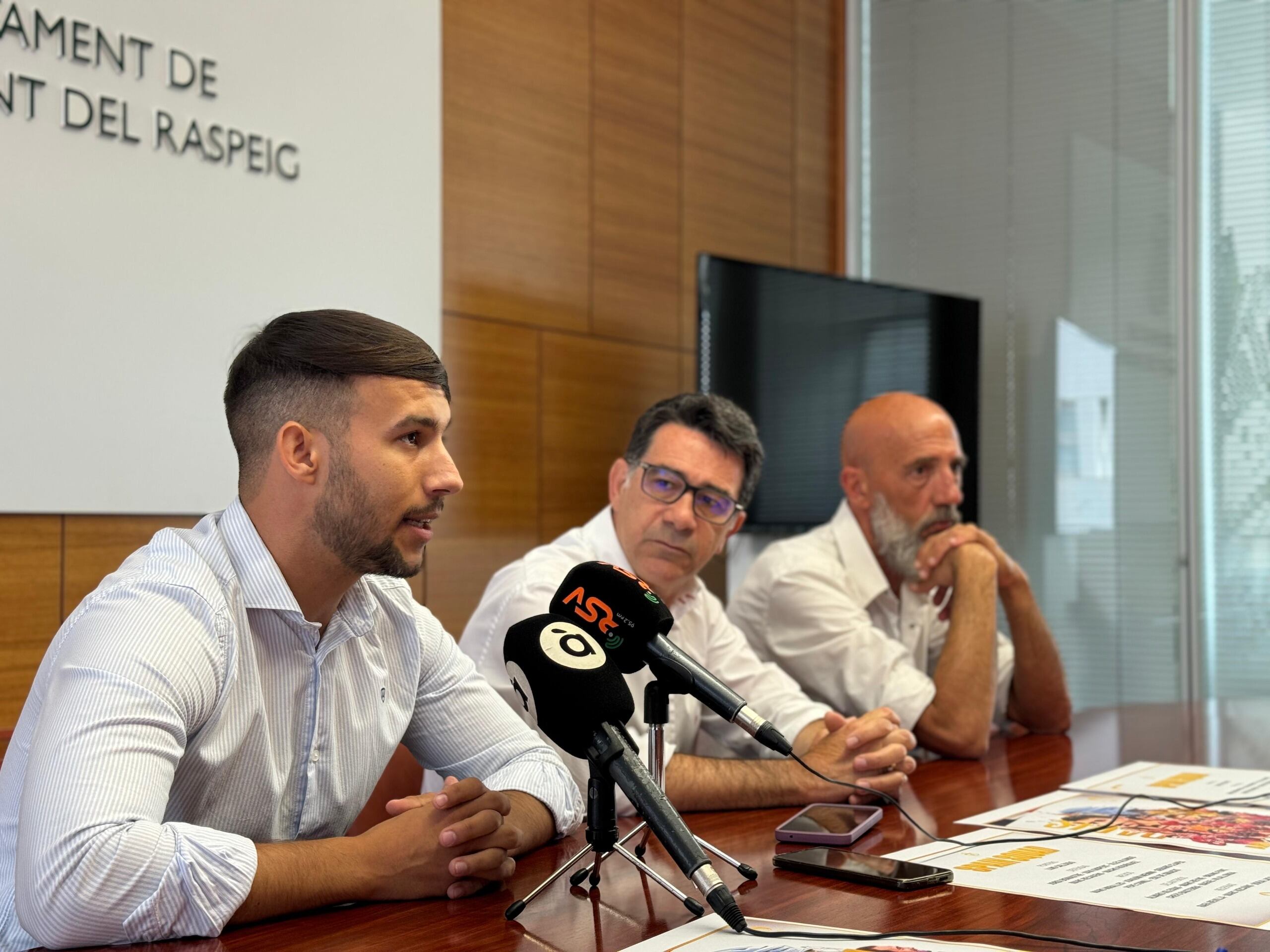 Ricardo Bernabéu, Pachi Pascual y Juan Escarré, en la presentación de la concentración