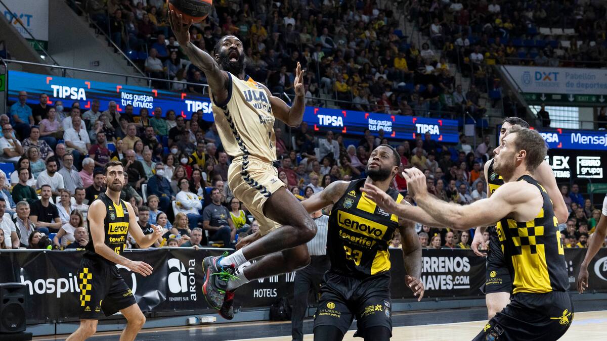 "Estamos en ese punto en el que renovaríamos a toda la plantilla del UCAM Murcia CB para la próxima temporada"