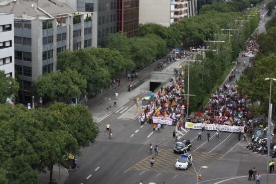 Vista aérea de la manifestación de trabajadores del transporte público en Barcelona