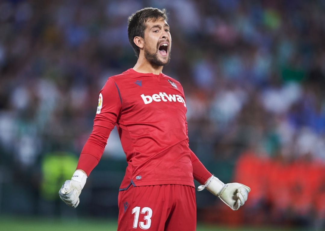 Aitor Fernández con el Levante