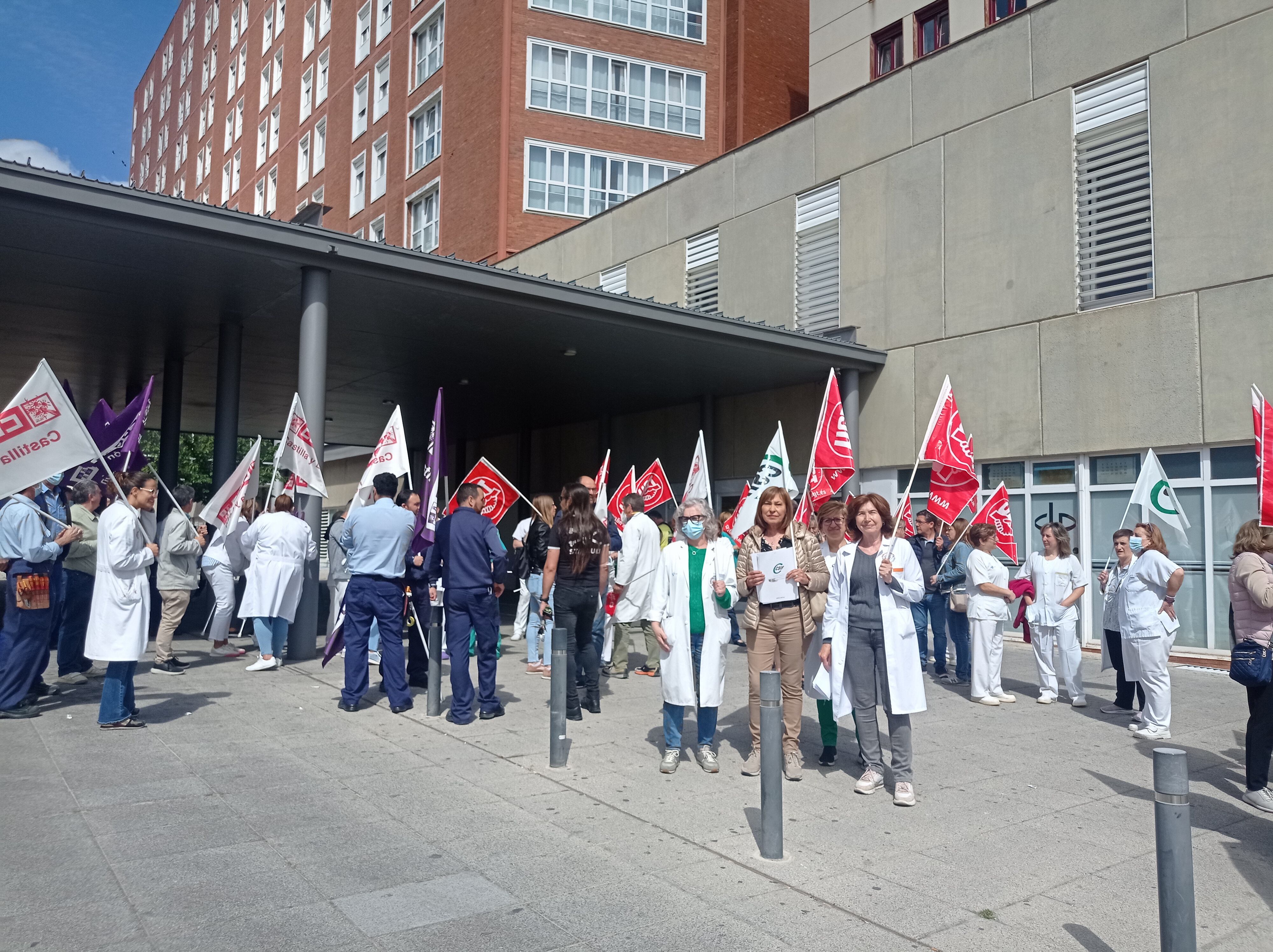 Imagen de archivo de una concentración a las puertas del hospital