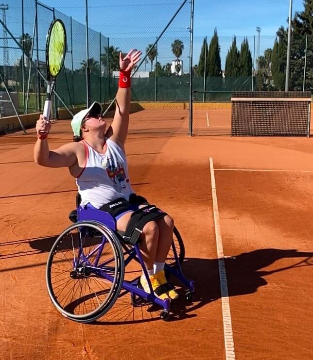Laura Sambruno durante un partido de tenis