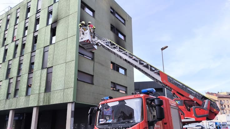 Amaia del Campo anuncia medidas tras el incendio en El Carmen y ofrece apoyo legal ante los problemas de convivencia