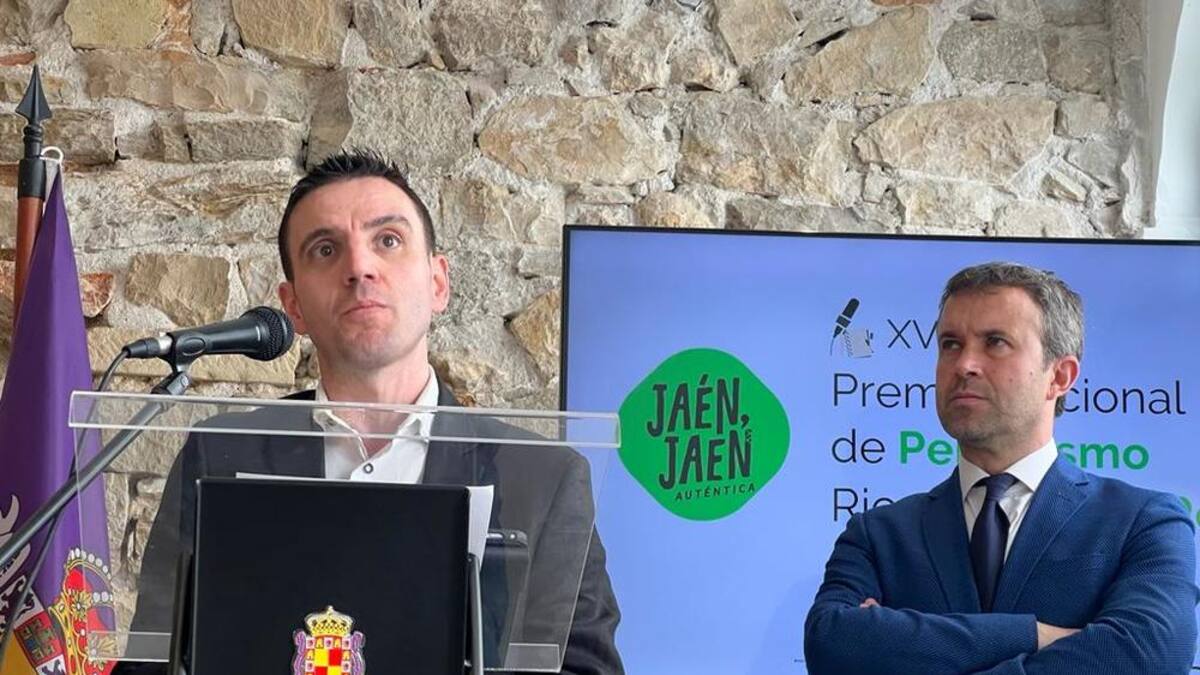 César García, periodista de Radio Jaén, recoge el Premio Nacional de Periodismo 'Ricardo García Requena'