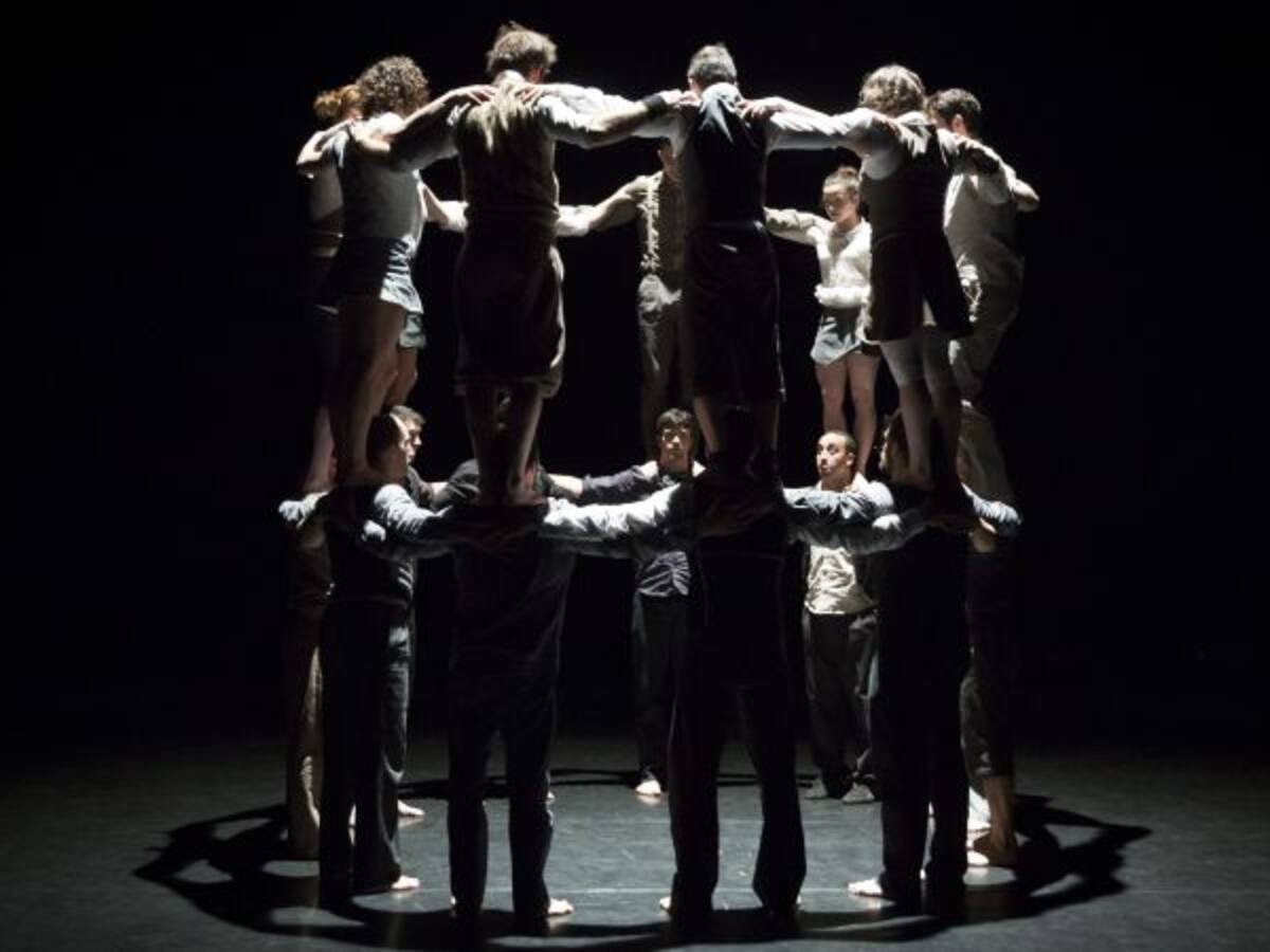 Acrobàcies i castells al Grec