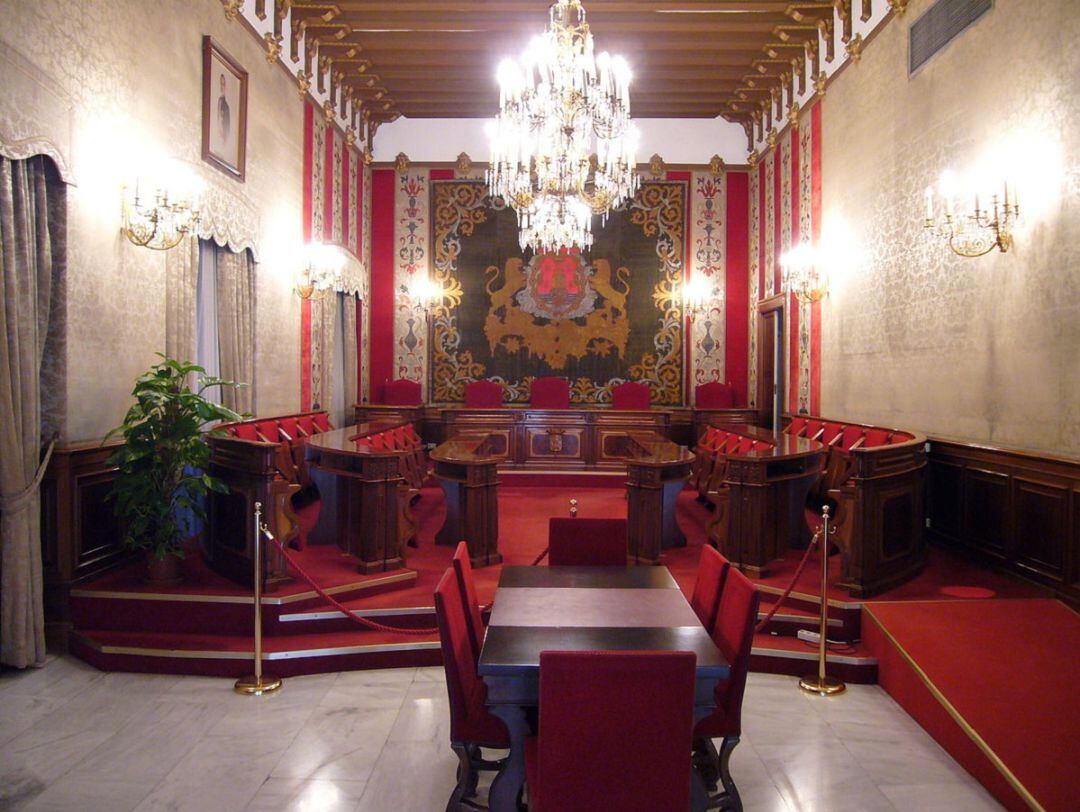 Salón de plenos del Ayuntamiento de Alicante