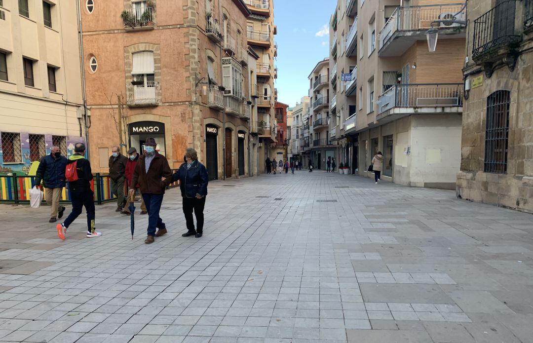 Vecinos de Úbeda paseando por la calle Nueva