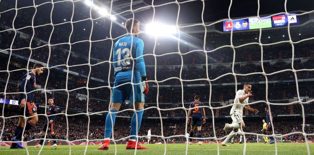 Soccer Football - La Liga Santander - Real Madrid v Valencia - Santiago Bernabeu, Madrid, Spain - December 1, 2018   Real Madrid&#039;s Lucas Vazquez celebrates scoring their second goal    REUTERS, Sergio Perez