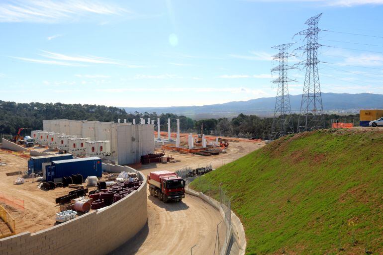 Les obres de construcció de la subestació de La Farga, a Sant Julià de Ramis. 