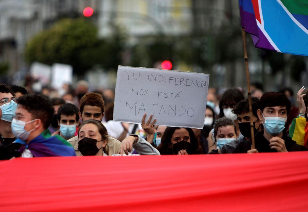  Manifestación que ha recorrido hoy las calles de A Coruña en protesta por el asesinato de Samuel Luiz, donde miles de personas han acudido a la llamada de diversas asociaciones LGTBIQ+ con el lema &quot;Ante el odio y la violencia, no muestres indiferencia&quot; c