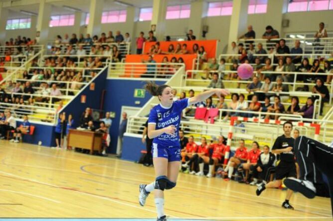 El Bera Bera continua en plan goleador. Se impuso en Bidebieta al Porriño (27-16)