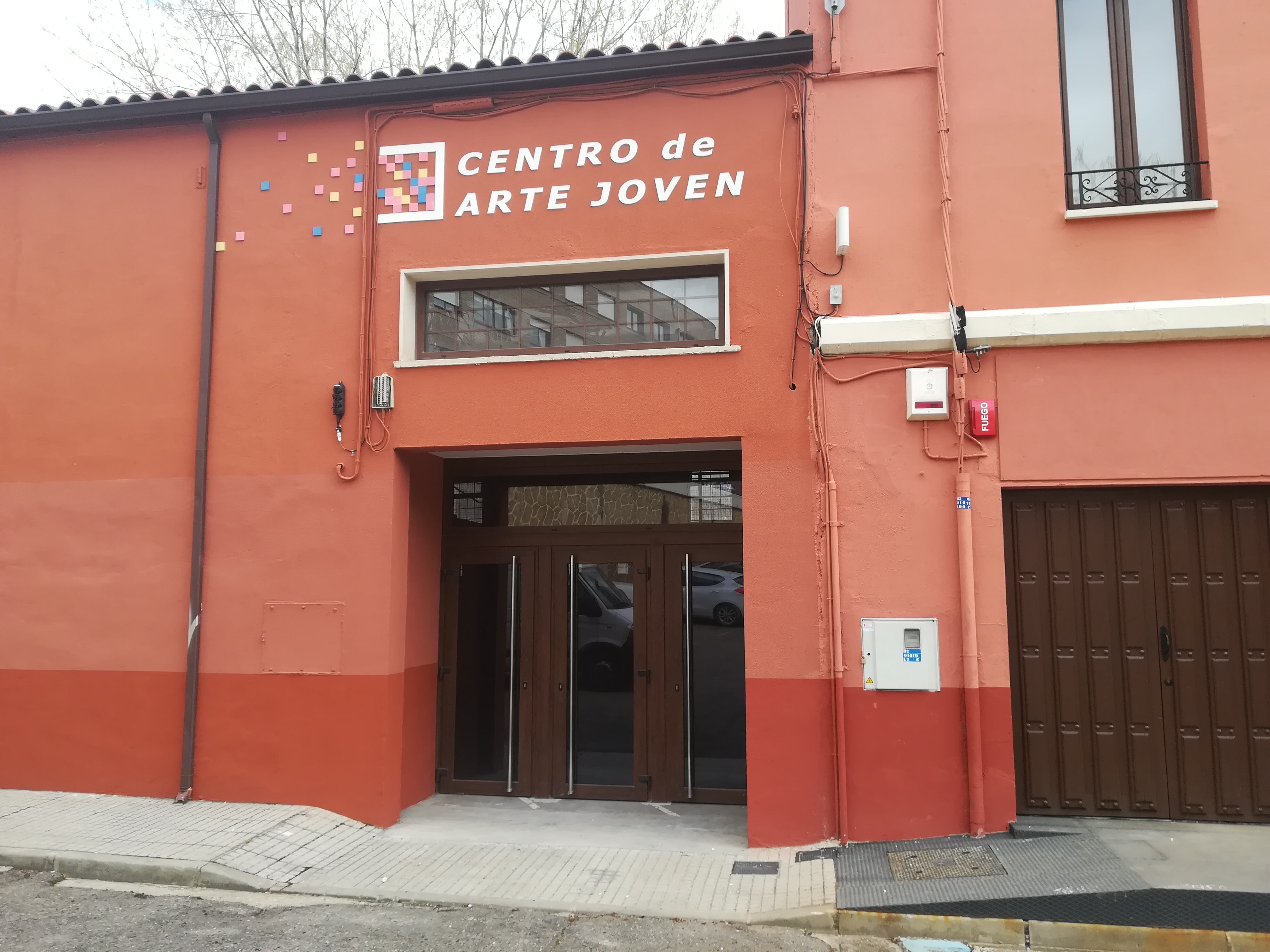 El Centro de Arte Joven acogerá un taller de diseño de personajes de cómic y otro de bachata