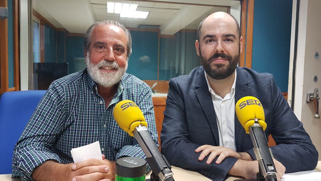 Juan Calzada y Julio Revuleta en el estudio de La Ventana de Cantabria 