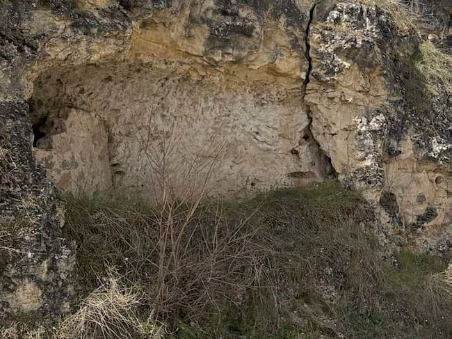 Estado de uno de los taludes que carece de protección