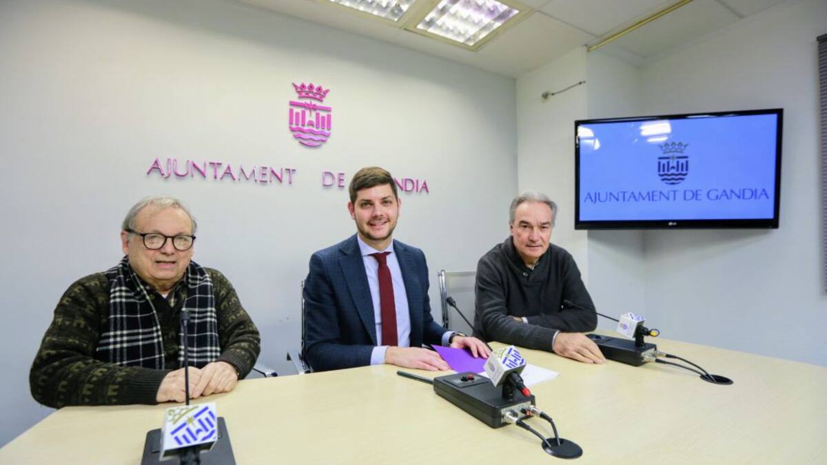 Los Escolapios de Gandia ceden su archivo a la ciudad durante 20 años