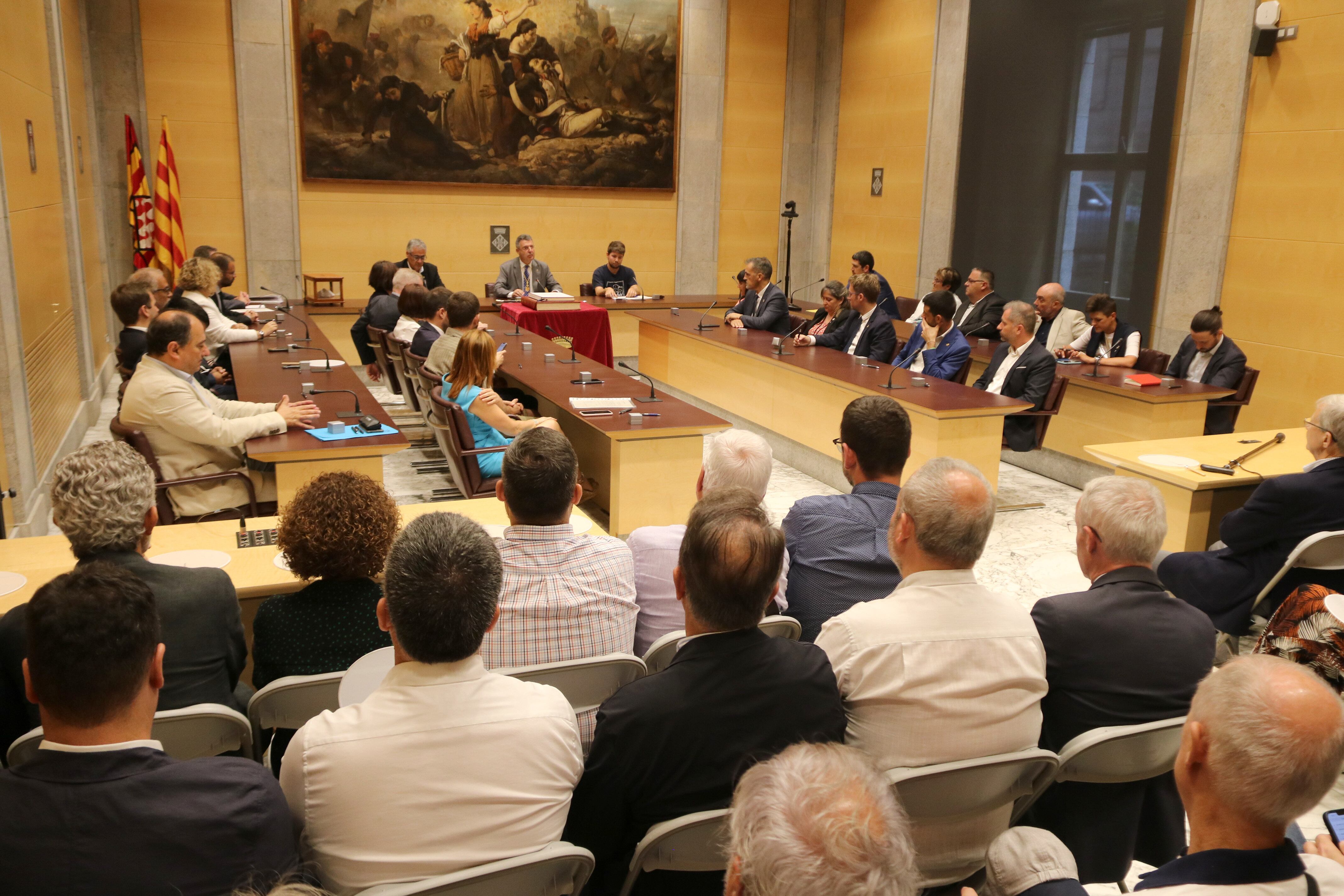 Moment durant l'acte de constitució de la Diputació