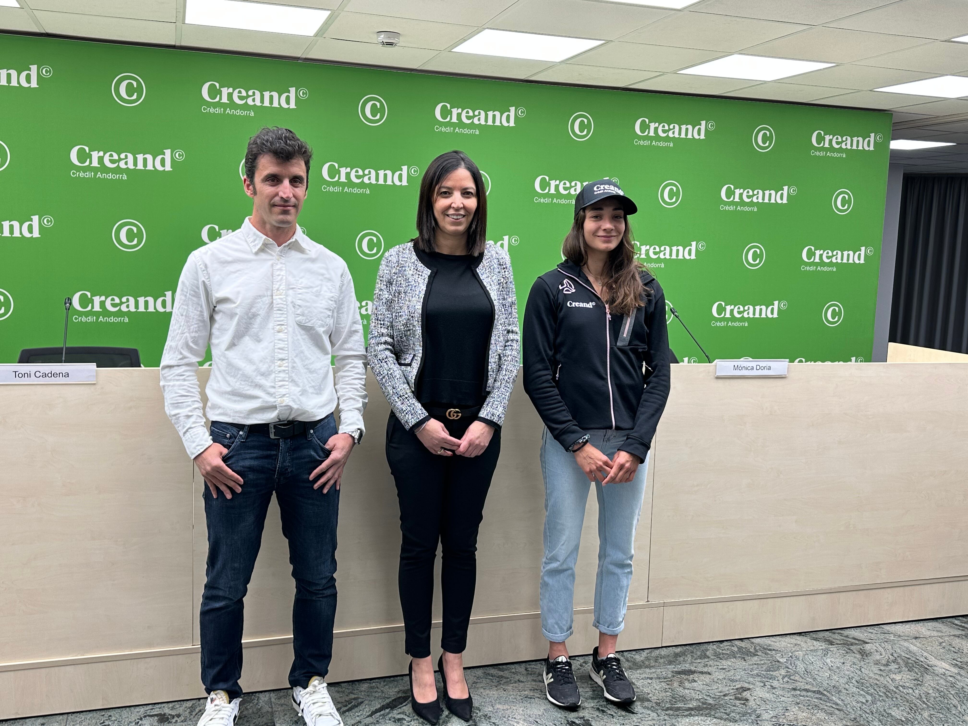 D'esquerra a dreta: Toni Cadena (director de la Federació de canoa i caiac); Cristina Terés, directora de Banca al detall de Creand i Mònica Dòria.
