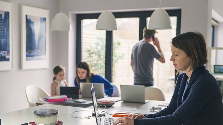 ‘No hay colegios, no hay abuelos, la conciliación ya no existía antes y ahora es mucho peor’
