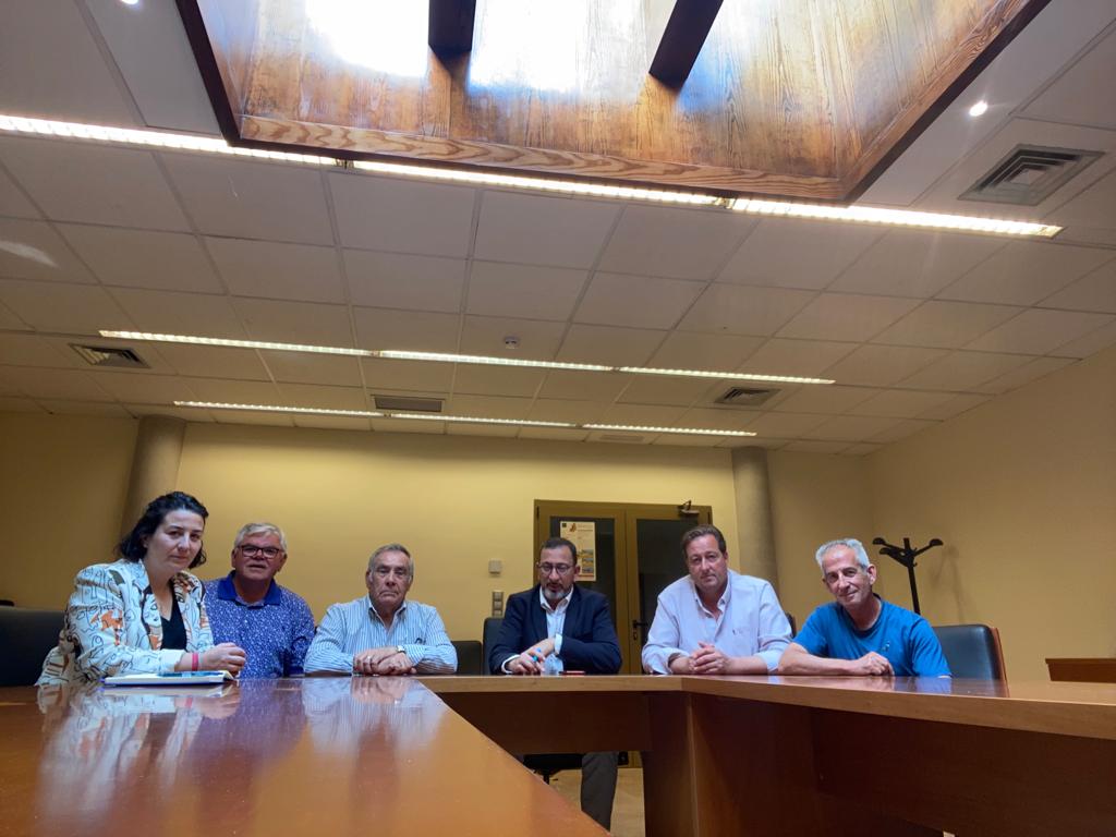 La Comunidad de Regantes mantiene una reunión con el edil de Medio Ambiente y alcaldes pedáneos