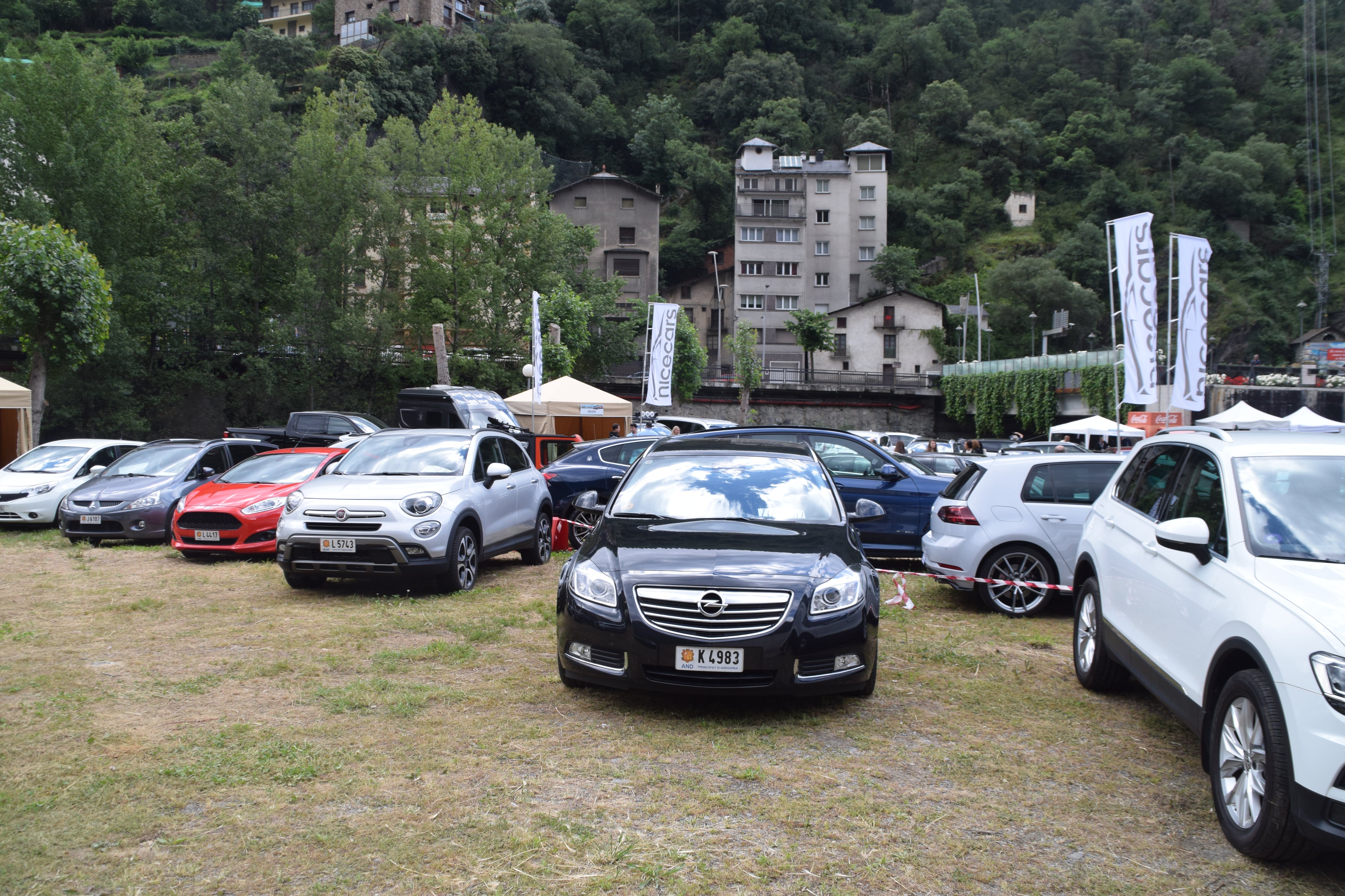 Un dels cotxes a la venda en la Fira del vehicle d&#039;ocasió de Sant Julià de Lòria celebrada aquest passat cap de setmana.