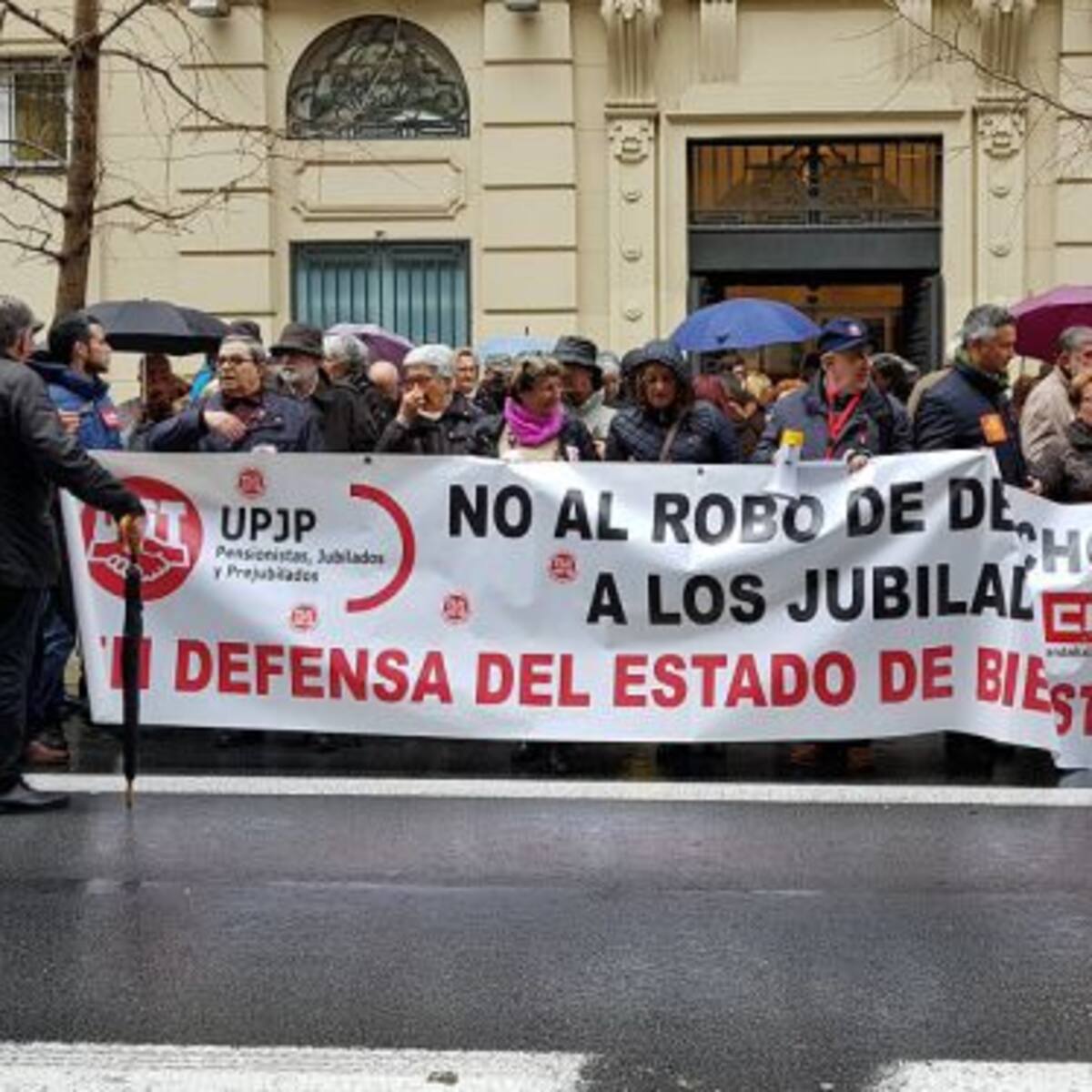 Jubilados y sindicatos reclaman una subida de las pensiones