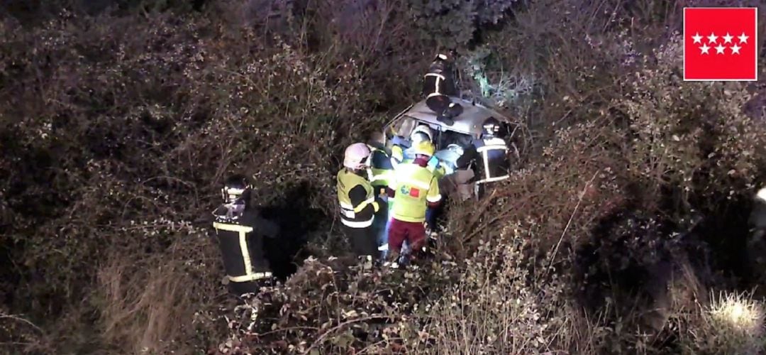 Al parecer, el varón de 30 años salió disparado del vehículo 