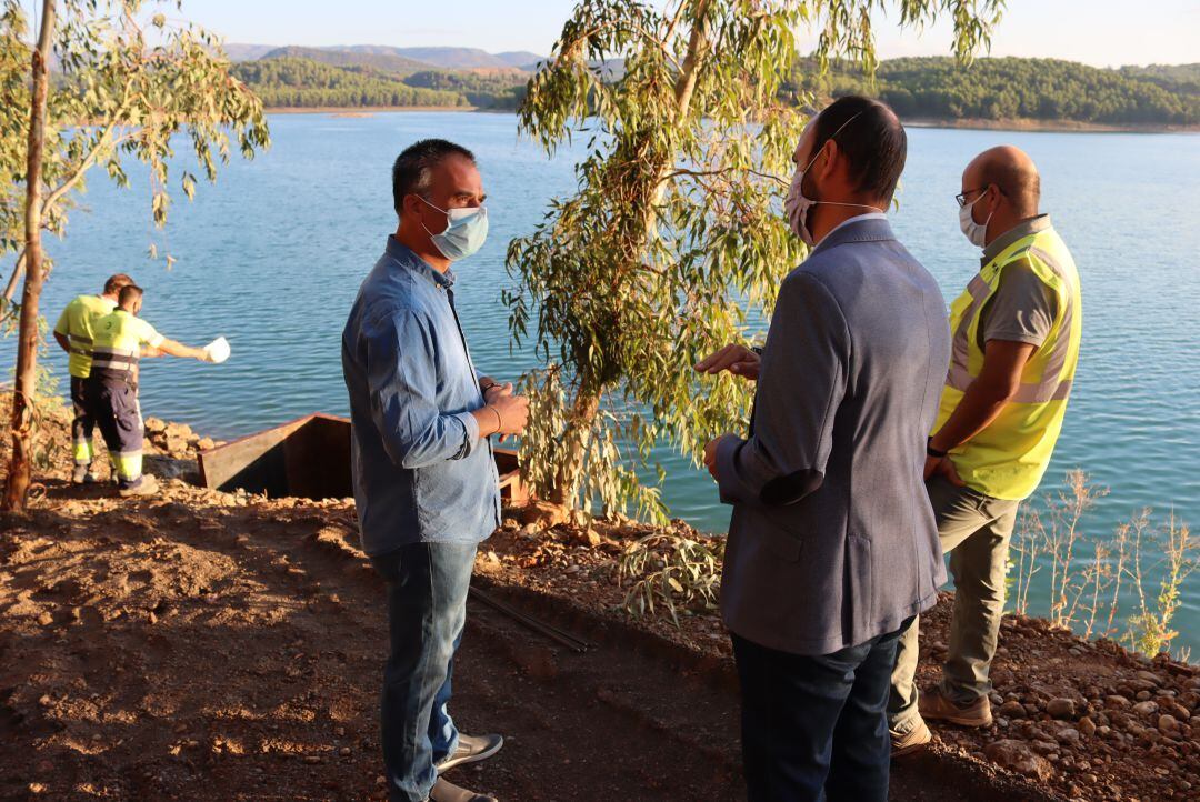 Visita obras pantalán embalse del Sichar