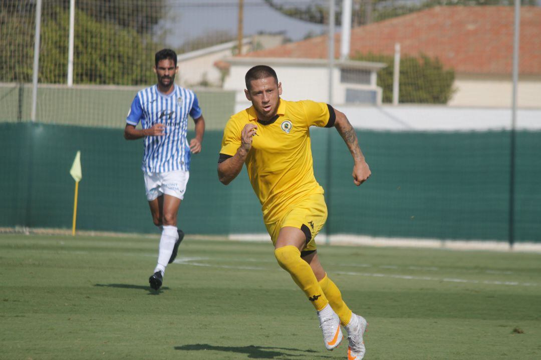 javier Acuña, frente a Atl. Baleares