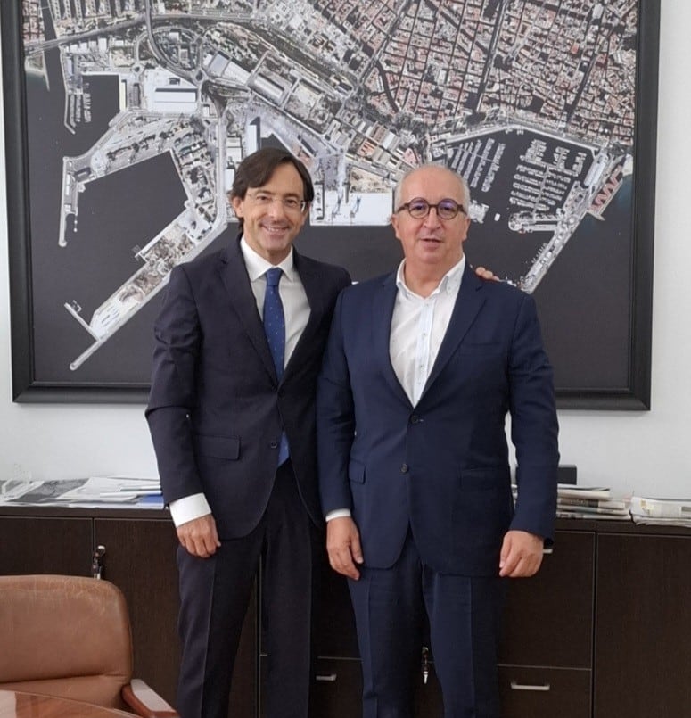 Firma del acuerdo entre el presidente del Puerto, Luis Rodríguez y el presidente de AVECAL, Luis Pastor - Puerto de Alicante