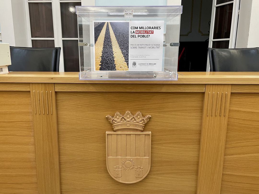 Una de les urnes de consulta ciutadana