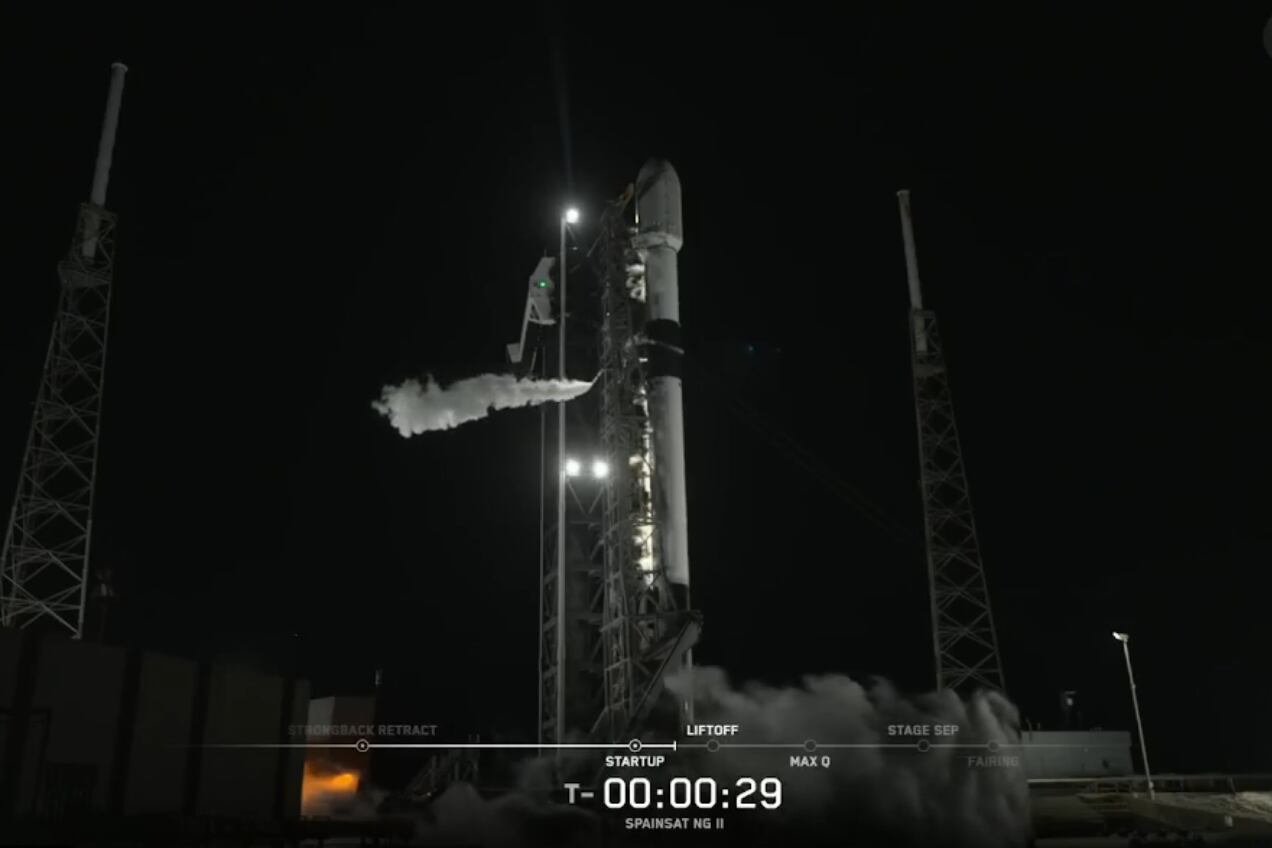 Fotografía cedida este jueves por Space X donde se observa el satélite español SpainSat NG II durante su lanzamiento en Cabo Cañaveral (Estados Unidos).. EFE/ Space X / SOLO USO EDITORIAL/