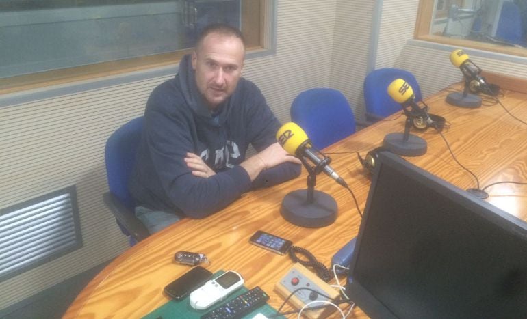 Ricardo González Dávila, en los estudios de Radio Tenerife