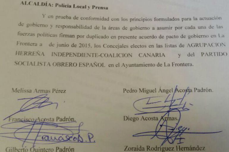 Documento de rúbrica del acuerdo PSOE - AHI en La Frontera