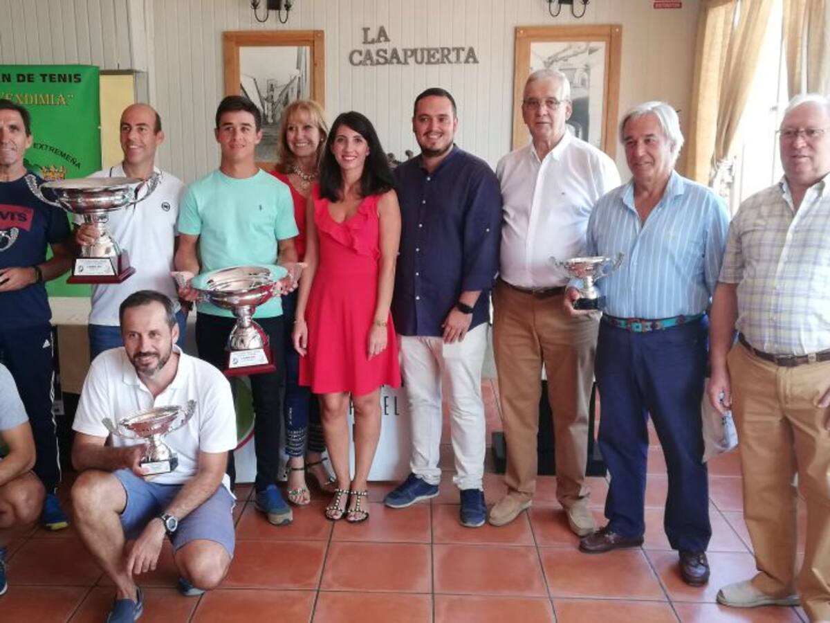 El III Open de Tenis La Vendimia finaliza con la participación de 48 jugadores