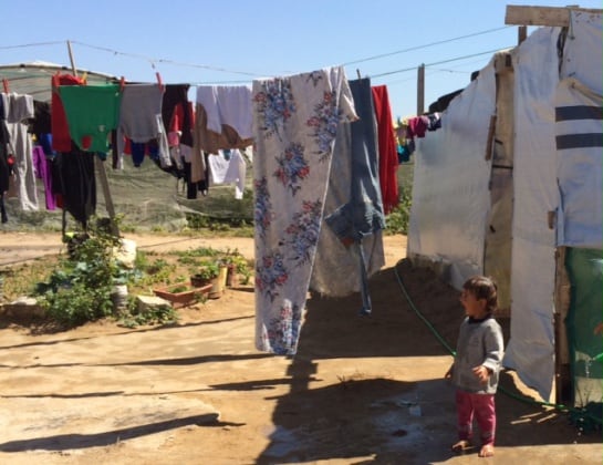 Una niña llora en el campamento de Tiro, en Líbano.