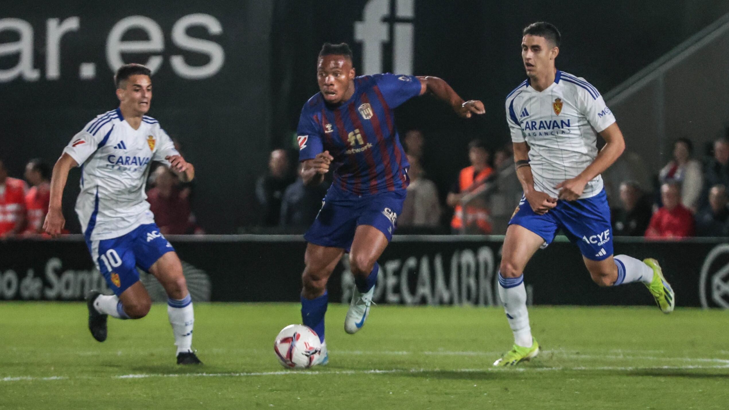 El delantero pone rumbo al fútbol belga