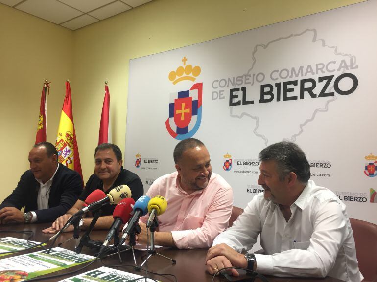 Alfonso Arias, Pedro Fernández, Gerardo Álvarez Courel y Ángel Calvo