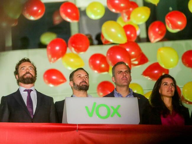 Algunos de los principales líderes de Vox celebrando sus buenos resultados el 10-N