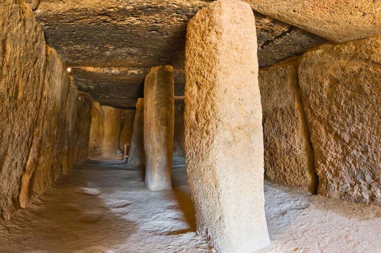 Interior de Los Dólmenes de Antequera (Málaga)