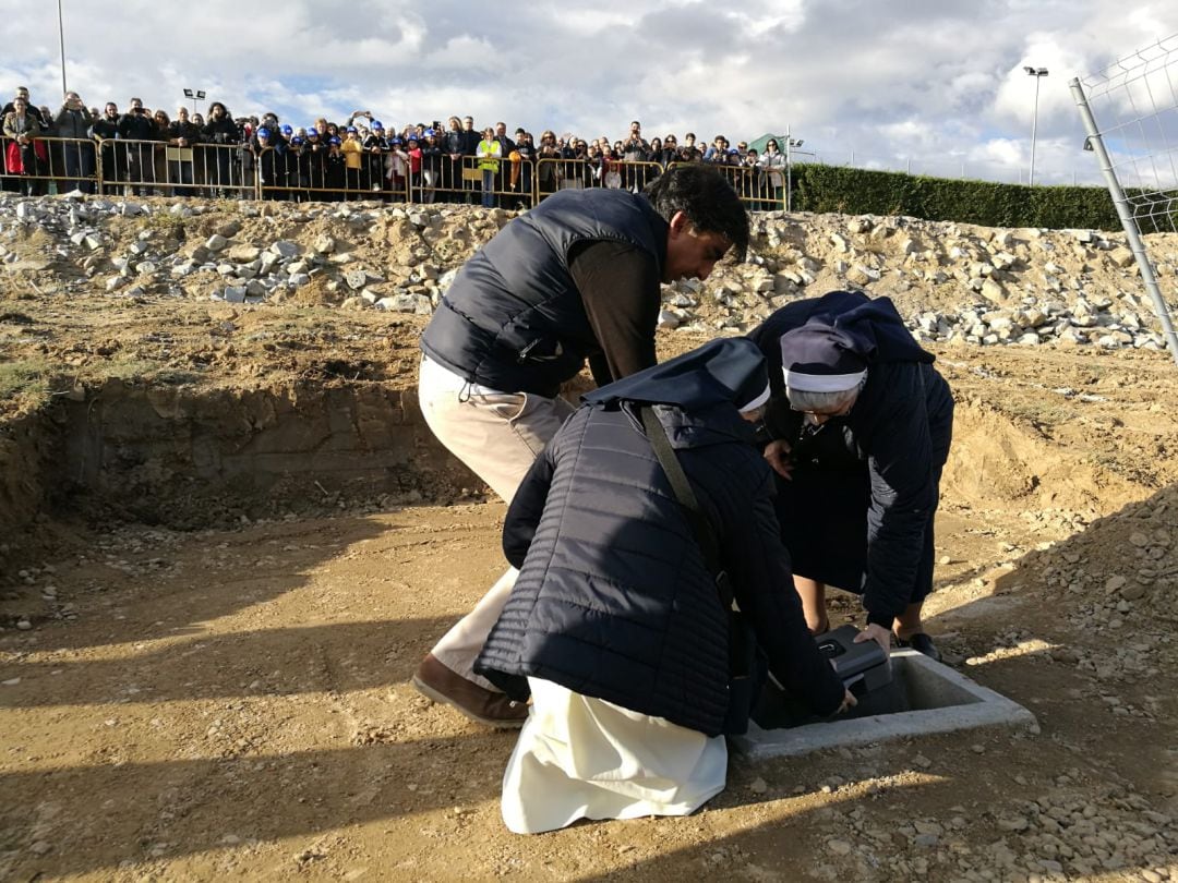 Colocación de la primera piedra del colegio de las Madres Concepcionistas en La Lastrilla