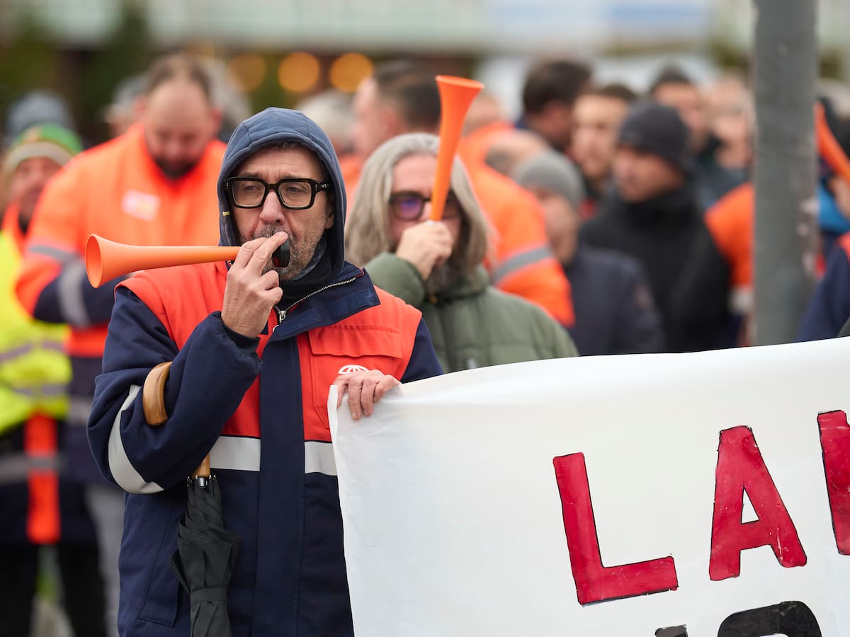 El Gobierno vasco ve "muy improbable" una salida para Tubos Reunidos si no se reestructura la deuda, pero constata la "buena disposición" de la SEPI