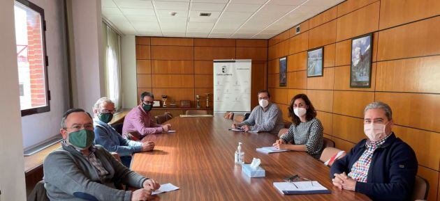 Encuentro en Toledo para analizar la problemática de los ataques de lobos a las ganaderías de la Sierra Norte de Guadalajara