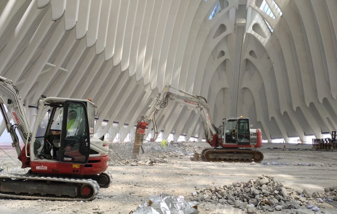 Las obras se han reanudado en el interior del Ágora para acoger el centro cultural  Caixafórum